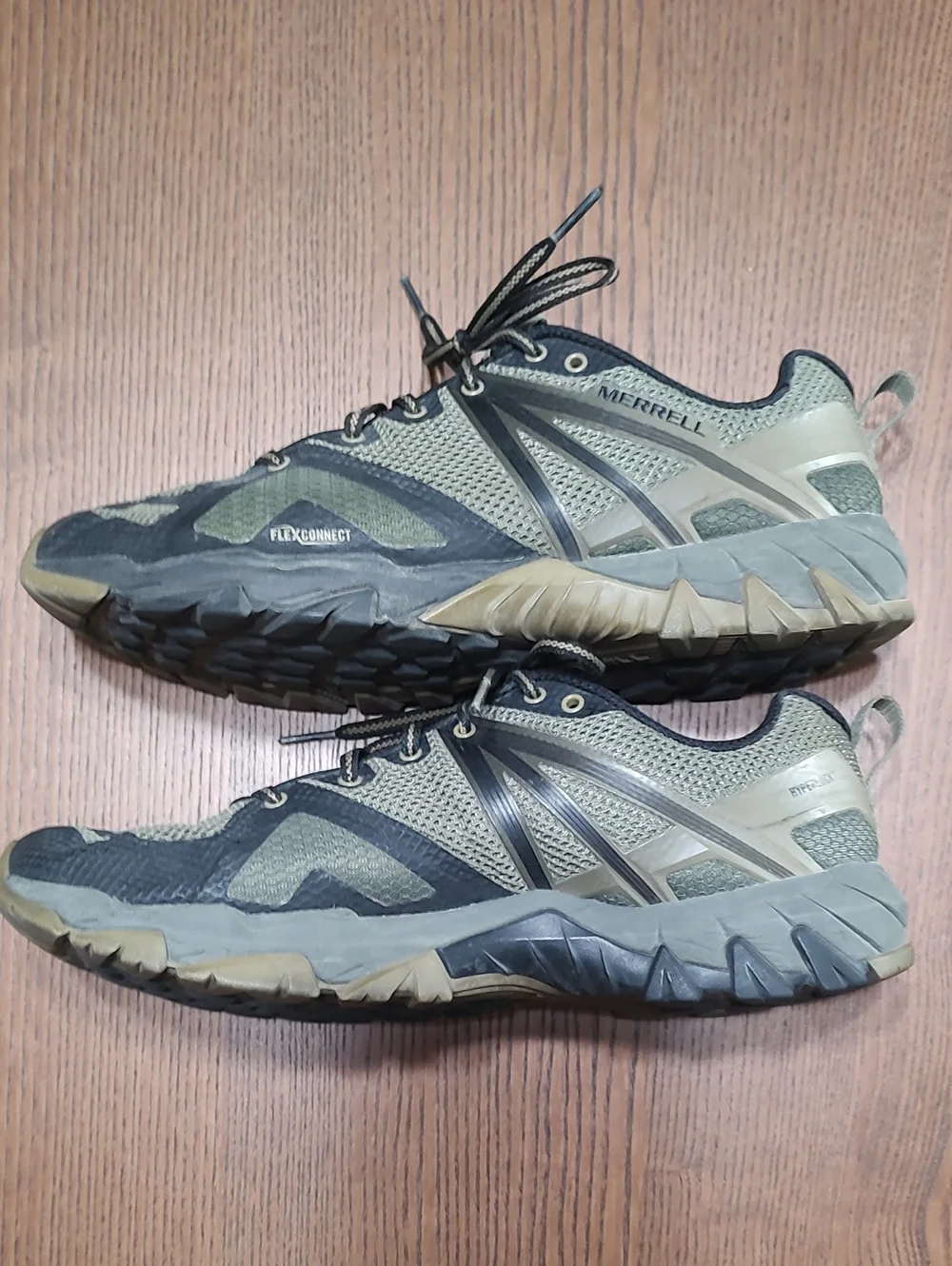 Men's Sz 9 Merrell Shoes
